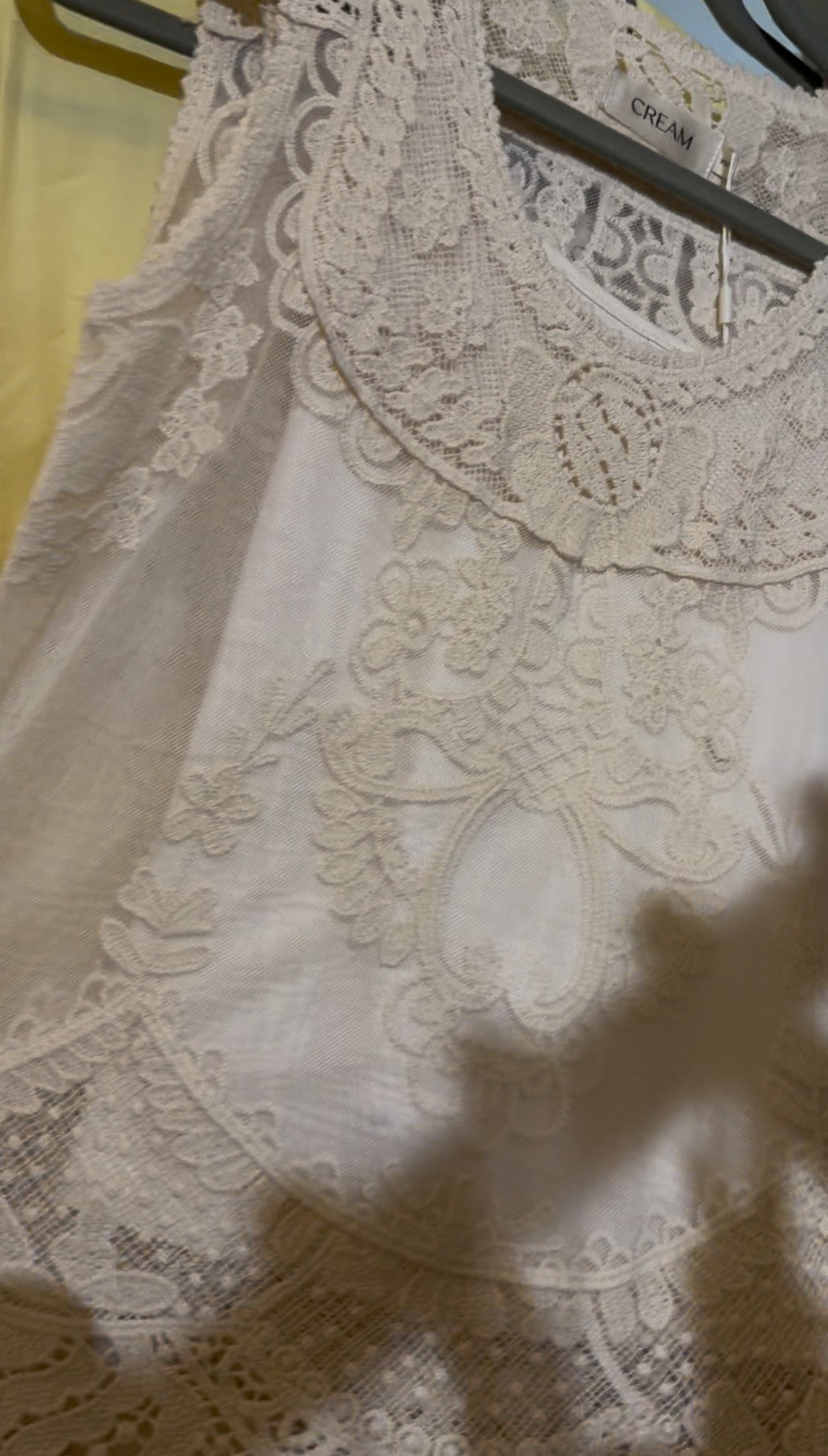 CREAM Lua vintage lace top