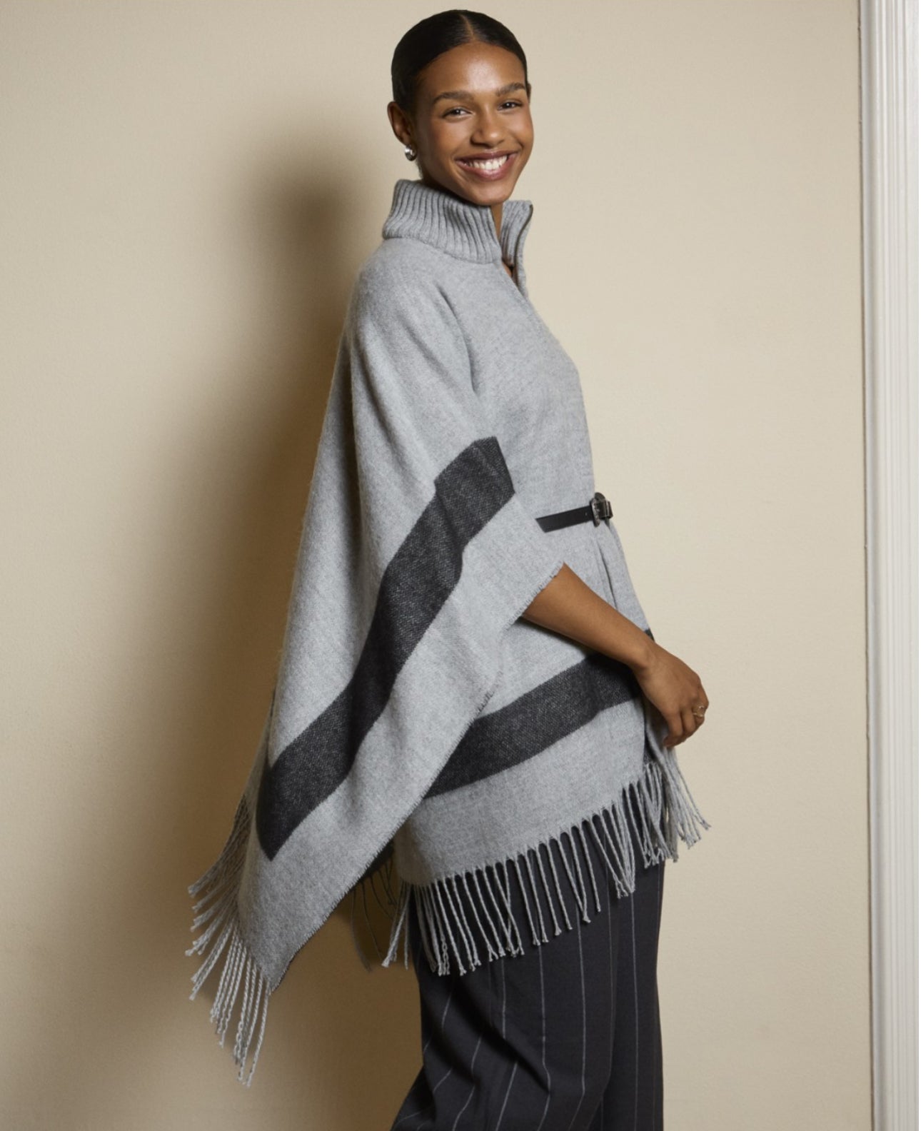 Surkana grey/black poncho