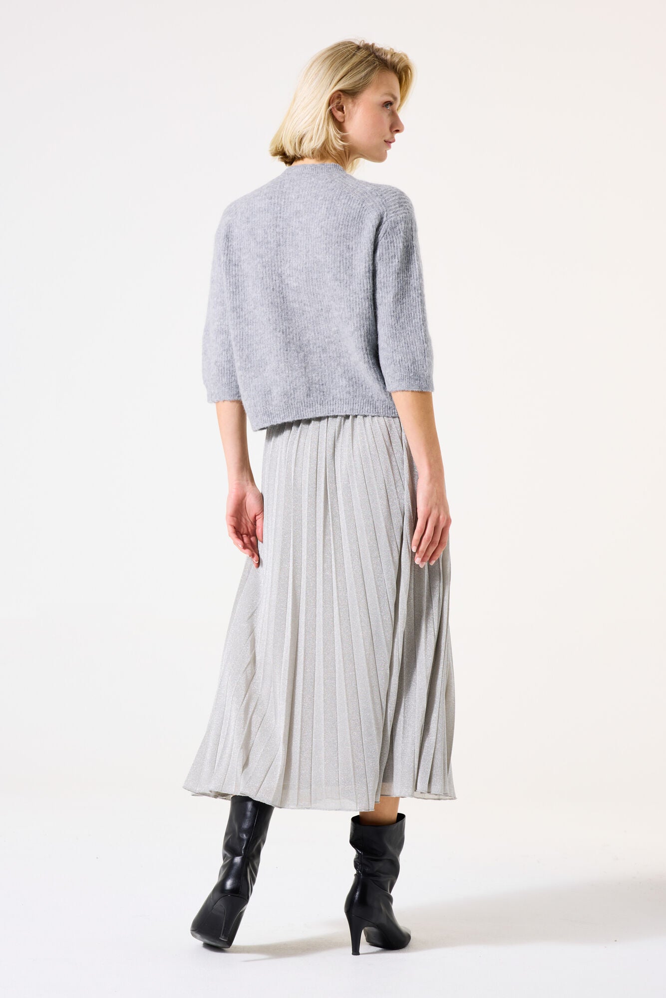 Garcia Grey Cardi button detail