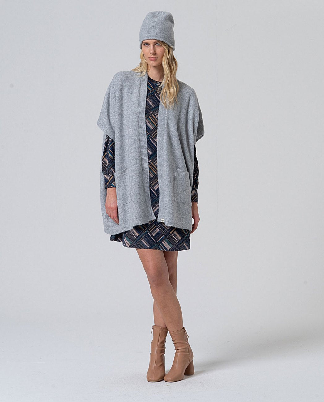 Surkana Soft grey cardi/poncho