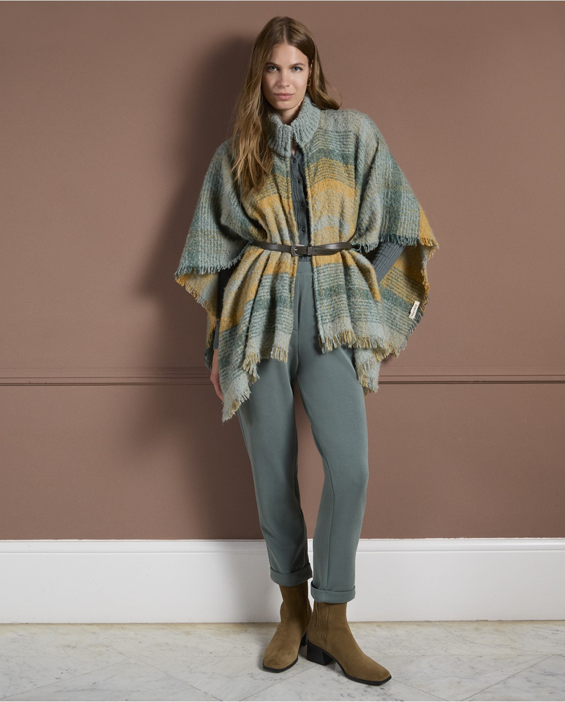 Surkana Poncho with zip Green