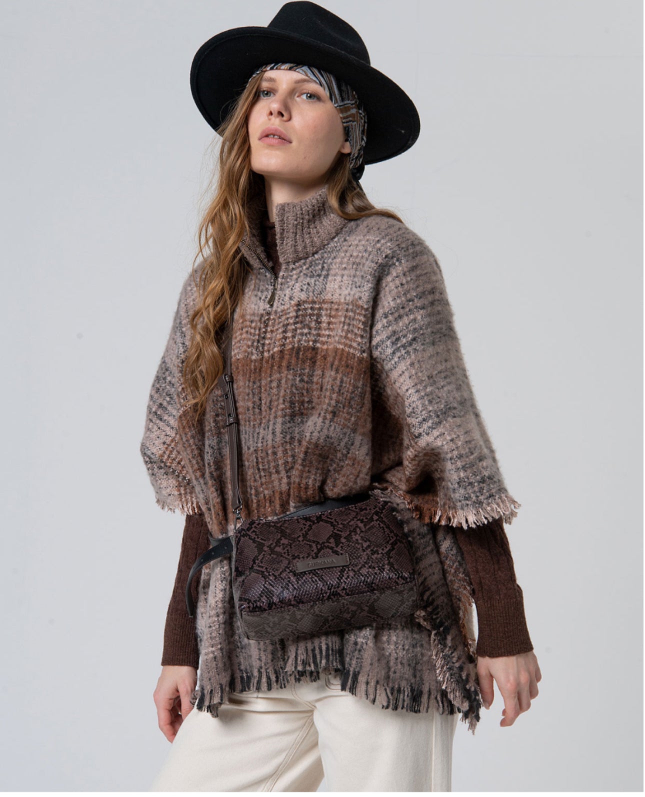 Surkana Poncho with Zip Neutrals