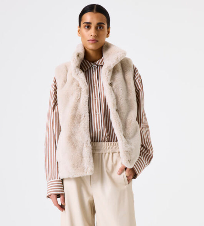Garcia Faux Fur Gilet Jacket